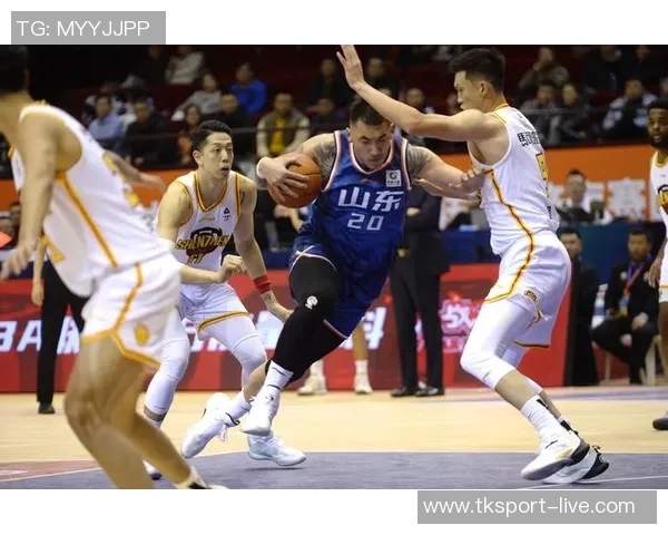 CBA山东队与深圳队精彩对决全场录像回顾与精彩瞬间分析