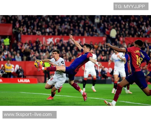 巴萨主场大胜尤文图斯三球零封展现强大实力